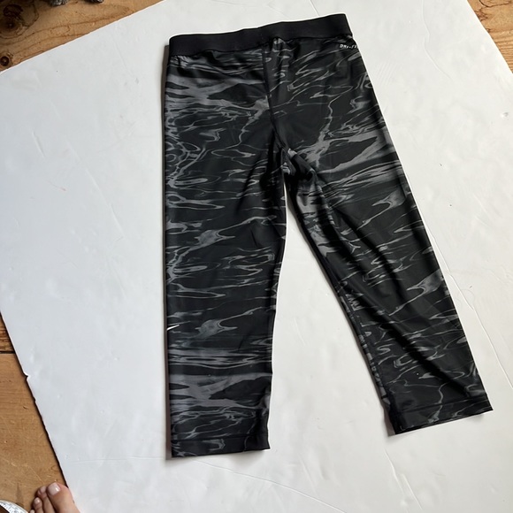 Nike pro leggings - Picture 2 of 4